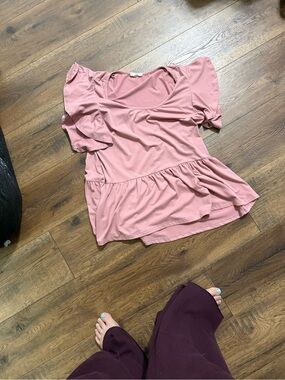 entro Dusty Rose Flutter Peplum Top